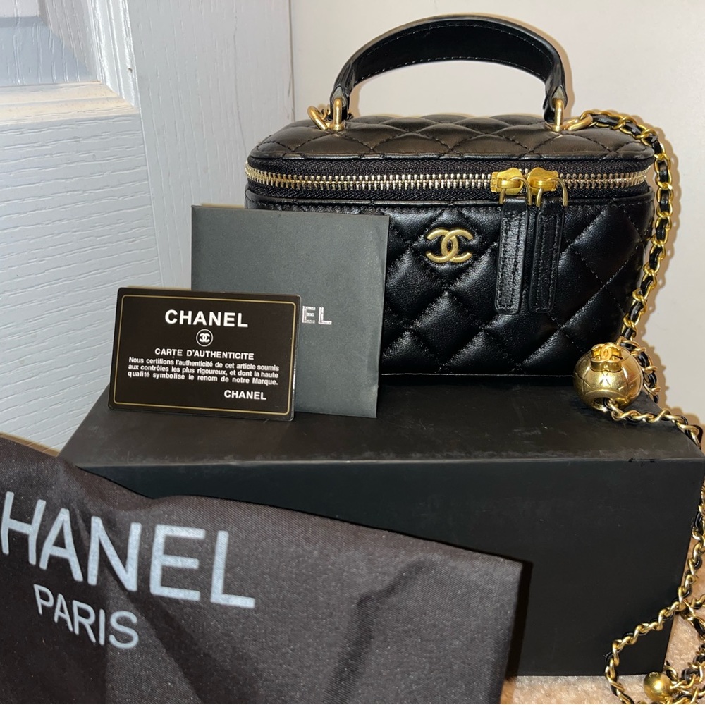 COPY - Chanel Quilted stitched black cross body . - Picture 1 of 5